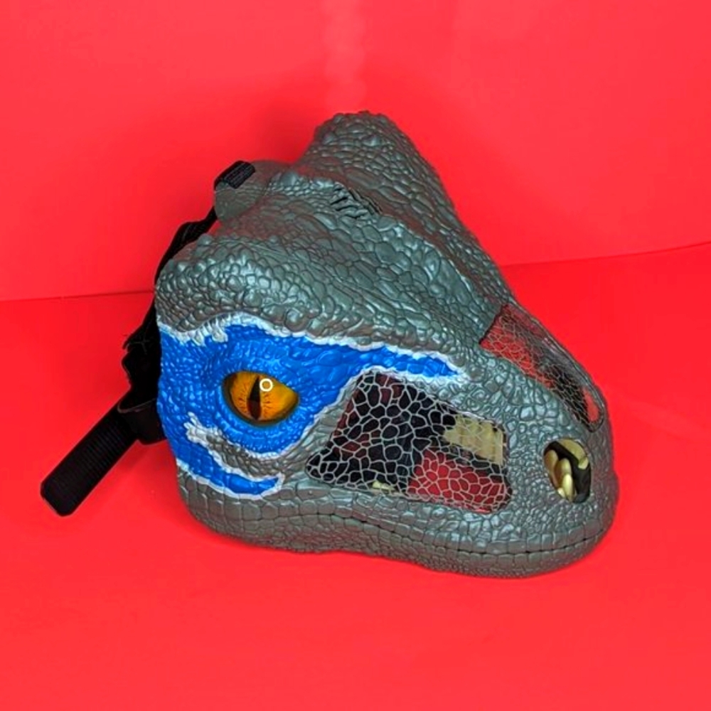 Jurassic World FMB74 Chomp 'N Roar Velociraptor Blue Sound Effect Dinosaur Mask